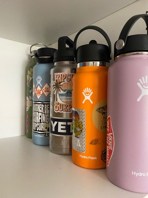 Granola Water Bottle, Waterbottles Hydroflask, Hydro Flask Aesthetic, Vsco Hydro Flask, Water Bottles Aesthetic, Hydroflask Aesthetic, Water Bottle Aesthetic, Aesthetic Water Bottle, Bottle Collection