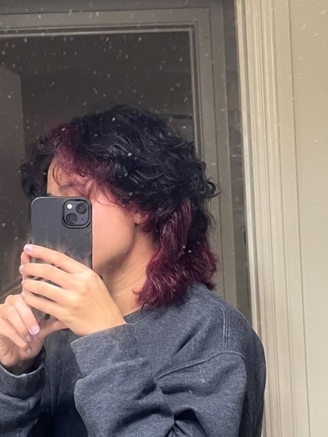 Short Hair With Purple Tips, Brown And Violet Hair, Short Half And Half Hair Color, Pigeon Hair Color, Dyed Hair Mullet, Dyed Wolf Cut Hair, Purple Hair Half, Wolf Cut Undercut, Half Black Half Purple Hair