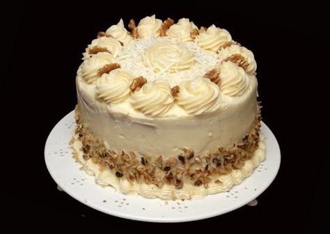 Billie's Italian Cream Cake from The Pioneer Woman ...Love how this is decorated! Italian Cream Cake Recipe, Cream Cake Recipe, Italian Cream Cakes, Pear Cake, Italian Cream, Italian Cake, Pioneer Woman Recipes, Star Anise, Cake With Cream Cheese