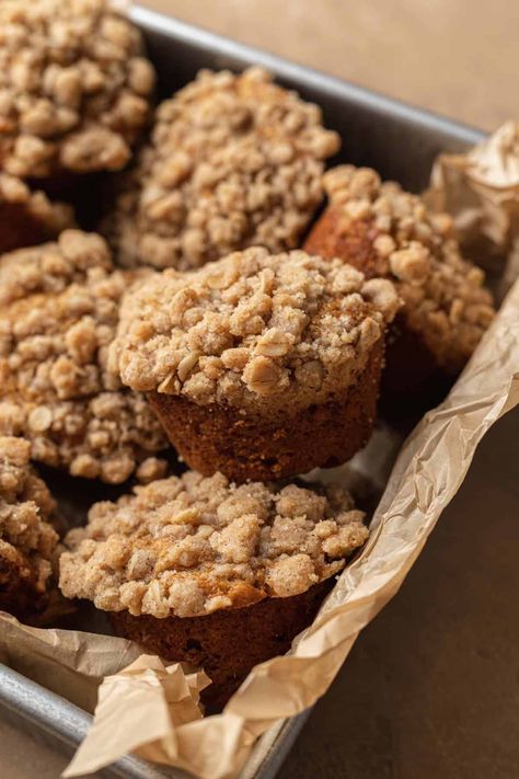 Pumpkin Banana Muffins are the perfect fall treat! These moist banana muffins are flavored with pumpkin and are topped with a delicious oat streusel. Plus no mixer is needed to make them! Pumpkin Oat Muffins, 3 Ingredient Pumpkin, Bake Bacon, Moist Banana Muffins, Pumpkin Banana Muffins, Banana Coffee Cakes, Pumpkin Oats, Pumpkin Muffin Recipes, Coffee Cake Muffins