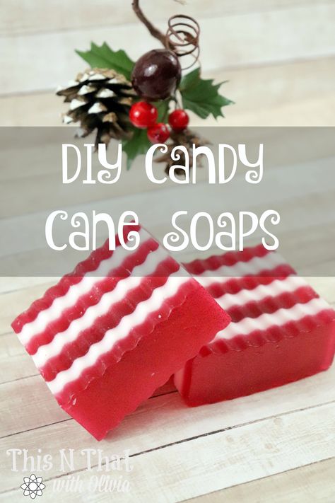 Candy Cane Soap Recipe, Candy Cane Lip Scrub, Diy Christmas Soap Bars, Christmas Melt And Pour Soap, Candy Cane Soap, Easy Soap Recipes, Candy Cane Crafts, Peppermint Soap, Soap Melt And Pour