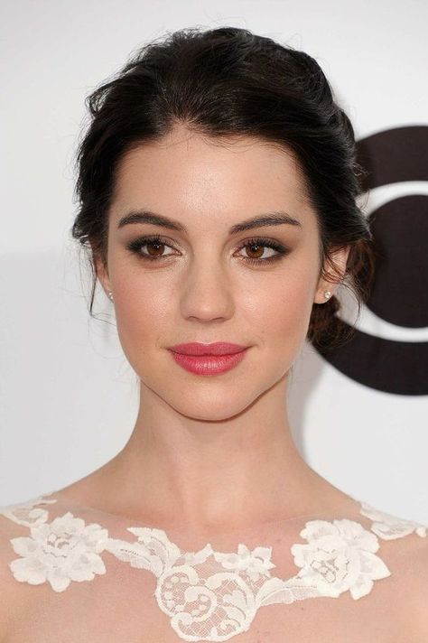 feminine, rosy, makeup, beautiful | Adelaide Kane: Bridal Makeup For Brown Eyes, Make Up Sposa, Wedding Hairstyles And Makeup, Wedding Makeup For Brown Eyes, Smokey Eye For Brown Eyes, Smink Inspiration, Natural Lipstick, Beauty Make-up, Braut Make-up