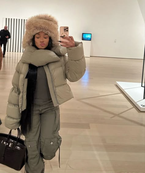 megan thee stallion Cutest Picture Ever, Megan Thee Stallion, Chill Fits, Lazy Day Outfits, January 10, Fly Girl, Winter Outfits For Work, Black Women Fashion, Cozy Fits