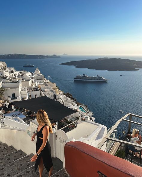 santorini diaries 🧿🇬🇷🤍✨ #santorini #greece #firasantorini #thira #greekislands #cyclades Thira Santorini, Fira Santorini, Santorini Greece, Travel Instagram, Greek Islands, Santorini, Europe Travel, Travel Blogger, Travel Blog