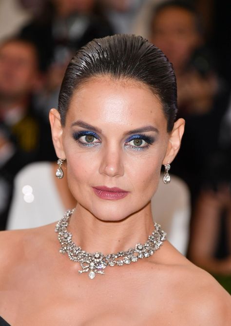 Best Hair and Makeup Looks From the Met Gala – 2017 Red Carpet Beauty Slicked Back Hairstyles, Sleek Braided Ponytail, Wet Look Hair, Red Carpet Makeup, Red Carpet Beauty, Hairstyles For Layered Hair, Greasy Hair Hairstyles, Slicked Back Hair, Work Hairstyles