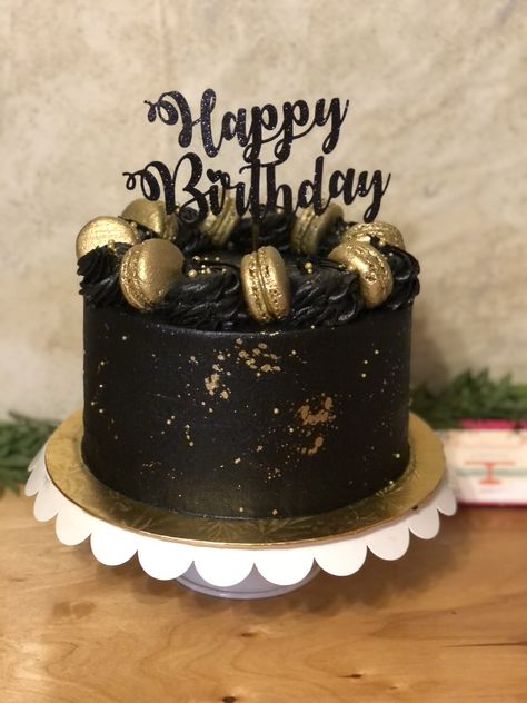 Black Gold And Silver Birthday Cake, Black Rose Cake Birthday, Gold Black Cake Birthday, Black And Gold 40th Birthday Cake, Cake Ideas Black And Gold, Black And Gold Cake For Men Birthday, Black And Gold Cake Design, Black Gold Cake Birthday, Torte Schwarz Gold