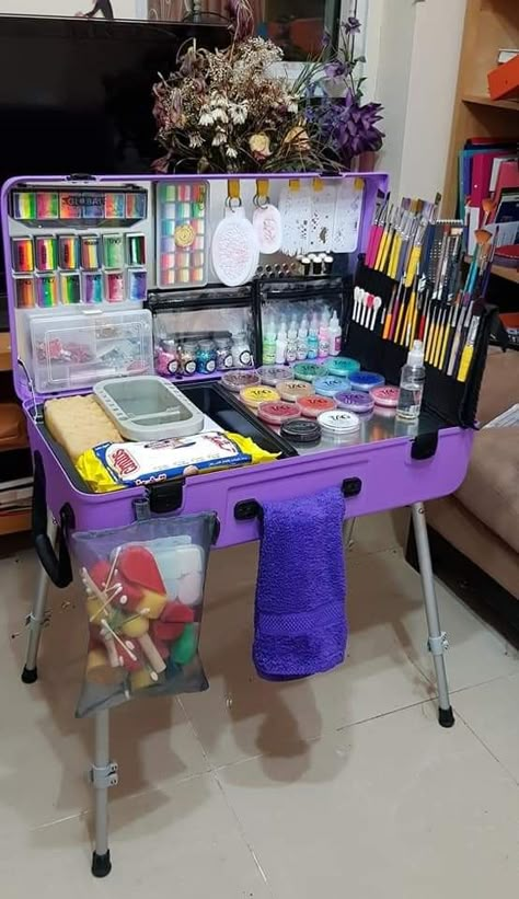 Face Paint Tools, Face Paint Table Set Up, Face Painter Set Up, Face Painting Set Up Ideas, Face Paint Set Up, Face Painting Booth Set Up, Face Painting Set Up, Face Painting Booth, Face Painting Unicorn