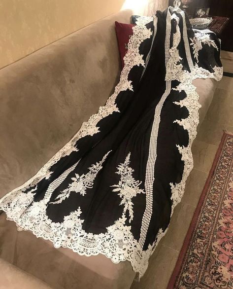 luxurious #dupattadesigns Fancy Partywear dress dupatta ideas Lace Kurti, Malaysian Fashion, Dupatta Ideas, Dupatta Designs Ideas, Crochet Cable Knit, Fancy Dress Material, Dupatta Designs, Designer Dupatta, Black And White Suit