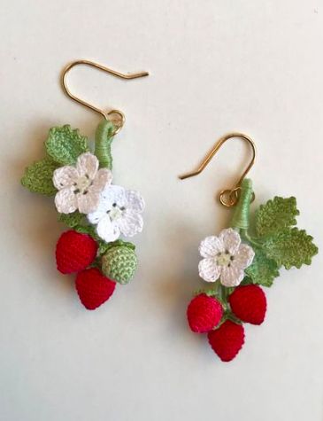 Crochet Fruit Earrings Free Pattern, Crochet Strawberry Earrings Free Pattern, Crochet Earrings Free Pattern Flower, Crochet Strawberry Earrings Pattern, Crochet Cherry Earrings, Crochet Poppy, Ideas Clothes, Crochet Hair Clips, Crochet Leg Warmers