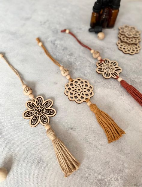 Macrame Car Oil Diffuser Boho Essential Oil Diffuser Macrame - Etsy Turkey Car Macrame Hanging, Wood Car Charms, Macrame Car Charm Tutorial, Macrame Car Diffuser Diy, Diy Car Diffuser, Macrame Essential Oil Car Diffuser, Macrame Crystal Car Charm, Macrame Car Hanger, Car Oil Diffuser