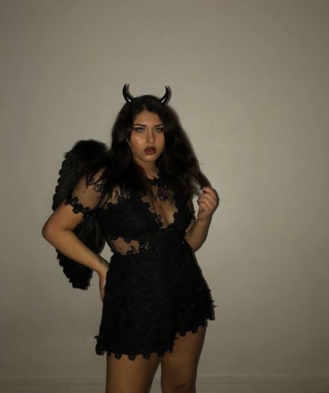 Angel Aesthetic Halloween, Fallen Angel Outfit, Fallen Angel Costume, Demon Costume, Devil Angel, Devil Aesthetic, Devil Girl, Devil Halloween, Plus Size Costume