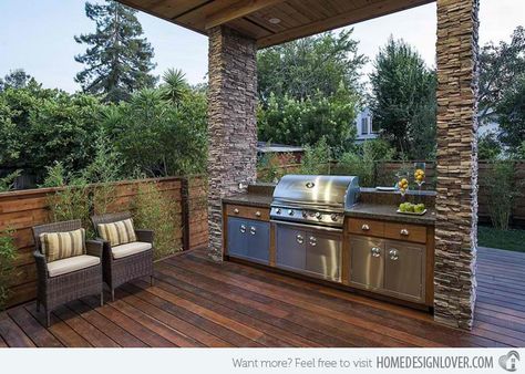 15 Ideas for Highly Functional Traditional Outdoor Kitchens | Home Design Lover Backyard Bbq Pit, Diy Pool Ideas, Rustic Deck, Simple Outdoor Kitchen, Covered Veranda, Yard Kitchen, Outdoor Kitchen Countertops, Barbecue Design, Outdoor Kitchen Cabinets