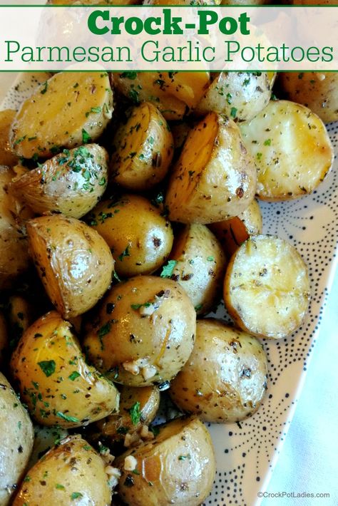 Crock-Pot Parmesan Garlic Potatoes Parmesan Garlic Potatoes, Low Carb Low Sodium, Garlic Potatoes Recipe, Potato Recipes Crockpot, Recipes Potatoes, Baby Potato Recipes, Low Calorie Low Carb, Small Potatoes, Salted Potatoes