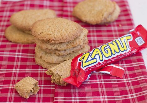 Zagnut Candy Recipe, 12 Cookie Recipe, Bright Cakes, Traditional Christmas Food, Cookie Recipes Unique, Coconut Bars, Candy Recipe, Sweet Ideas, Holiday Cookie Recipes