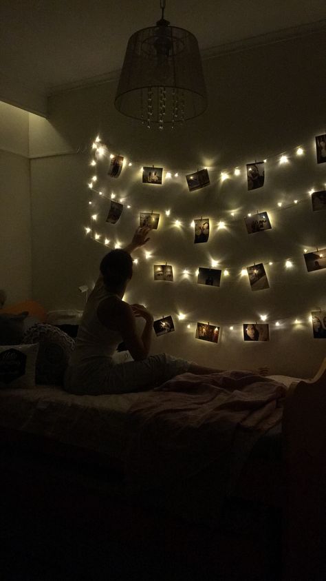 Fairy Lights Pictures, Polaroid Lights, Fairy Lights Photos, Photo Hanging, Colorful Apartment, Birthday Festival, Fairy Lights Bedroom, Purple Rooms, Floral Room