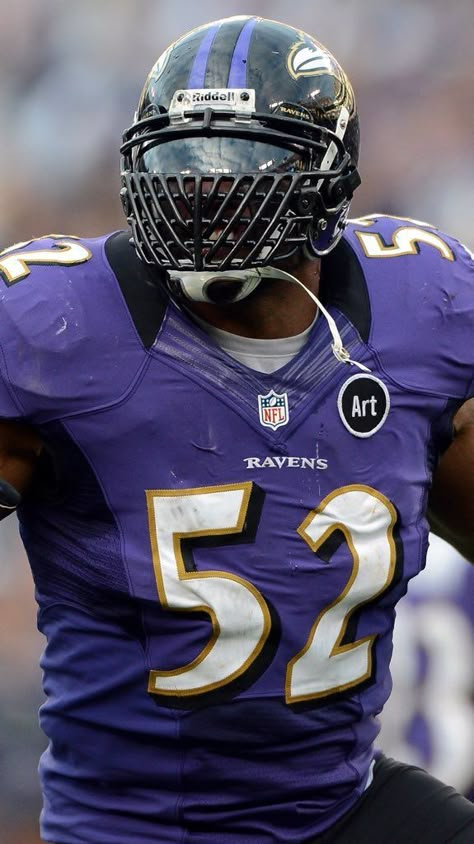 Ray Lewis Wallpapers, Derwin James Jr, Derwin James, Gridiron Gang, Cool Football Pictures, Football Helmet Design, Nfl Wallpaper, Nfl Ravens, Nfl Football Helmets