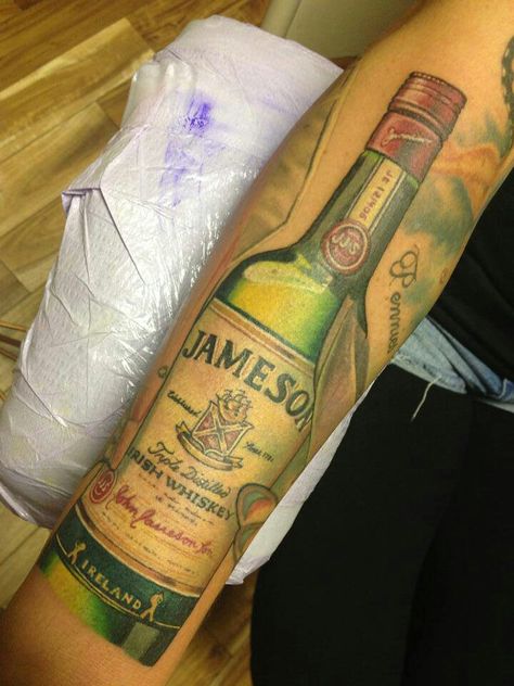 Jameson whiskey tattoo Jameson Tattoo, Whisky Quote, Jameson Whiskey, Irish Tattoos, Jameson Irish Whiskey, Whisky Cocktails, Tattoo Old School, Craft Classes, Irish Whiskey