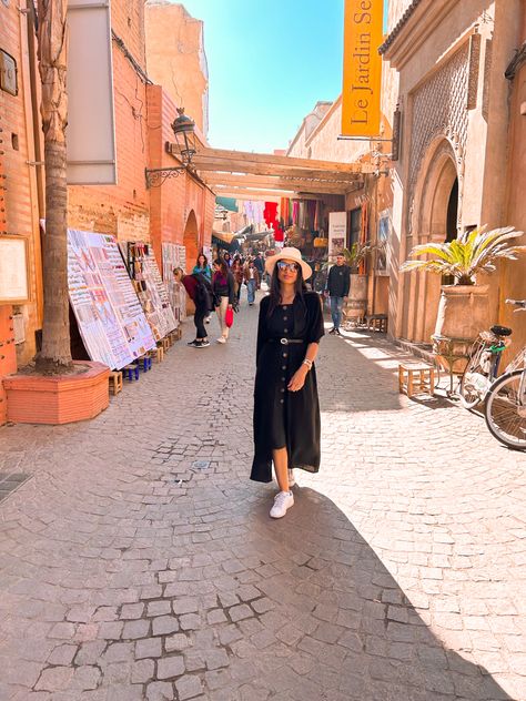 Morroco Vacation Outfits, Marrakech Outfit Style, Marocco Outfits, Marrakech Morocco Outfit, Desert Dresses, Morroco Outfits, Morocco Outfit Ideas, Marrakech Outfit, Morocco Outfits