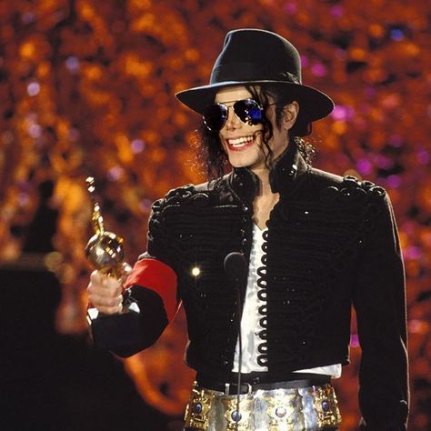 #MJ #1993 #Awards Michael Jackson Awards, Thriller Michael Jackson, World Music Awards, Joe Jackson, Michael Jackson Smile, Michael Jackson King Of Pop, Michael Jackson Bad, Michael Jackson Pics, Paris Jackson