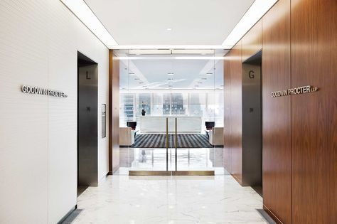 Gensler partnered with law firm Goodwin Procter to identify a building and design new offices to house its expanding practice. The new offices... Rebecca Serle, Law Firm Design, Law Firm Office, Law Office Design, Infinity Homes, New York Projects, Cheap Office Furniture, Elevator Lobby, Office Corporate