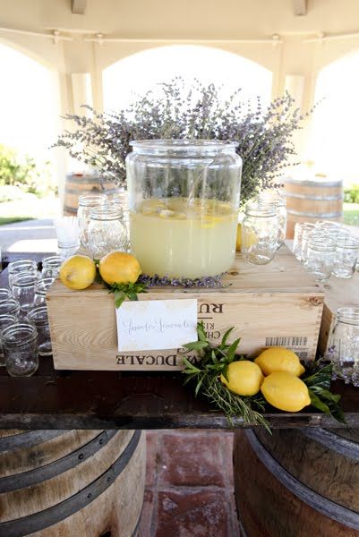 cookie jar bev dispenser Tuscan Dinner, Tropisk Fest, Lemon Themed Party, Lemon Centerpieces, Lemon Themed Bridal Shower, Lemonade Bar, Italian Party, Lemonade Party, Lemon Decor