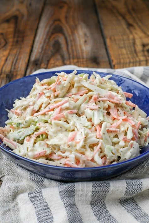 Small Batch Coleslaw, Coleslaw Salad Recipe, Quick Coleslaw, Sweet Coleslaw, Make Coleslaw, Red Cabbage Coleslaw, Coleslaw Sandwich, How To Make Coleslaw, Coleslaw Recipes