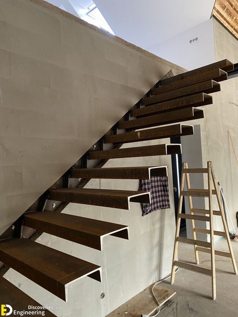 43+ Photos Of Iron Stairs Under Construction  - Engineering Discoveries Cantilever Staircase Design, Industrial Staircase Design, Steel Stairs Design, Iron Stairs, Stair Design Architecture, Cantilever Stairs, Painting Front Porch, Circular Stairs, Staircase Design Modern