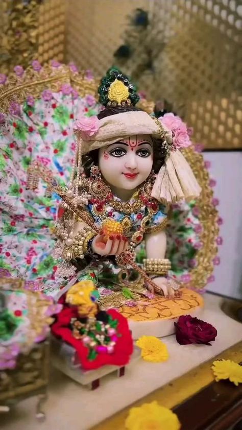 Krishna Images With Govardhan, Bal Krishna Hd Wallpaper, Kanha Pic, Mera Krishna, God Collage, Bal Krishna Video, Happy Birthday Krishna, Happy Govardhan, Krishna Video