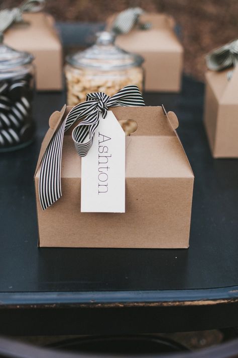 Wedding Welcome Gifts, Packaging Idea, Bakery Packaging, Cake Packaging, Gable Boxes, Eco Friendly Wedding, Cookie Packaging, Wedding Favor Boxes, Snack Box