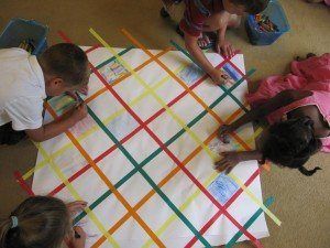 Preschool Friendship, Friendship Theme, Friendship Activities, Making Quilts, Teach Preschool, Preschool Projects, Paper Quilt, Creative Curriculum, Preschool Class