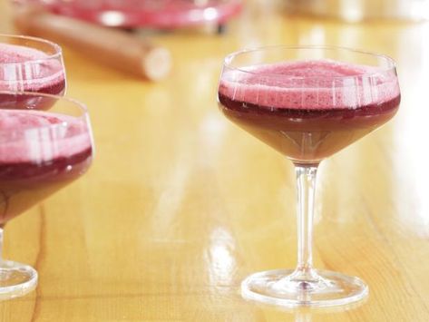 Get Hibiscus Whiskey Sour Recipe from Food Network Roasting Beets In Oven, Whiskey Sour Recipe, Bourbon Cherries, Rhubarb Syrup, Dried Hibiscus Flowers, Ranch Kitchen, Pink Food, Ranch Recipe, Cooked Cabbage