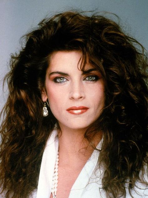 Kirstie Alley Kristie Alley, Cheers Tv Show, Cheers Tv, Kirstie Alley, The Cosby Show, Lisa Bonet, 80s Hair, Dark Autumn, Sharon Stone