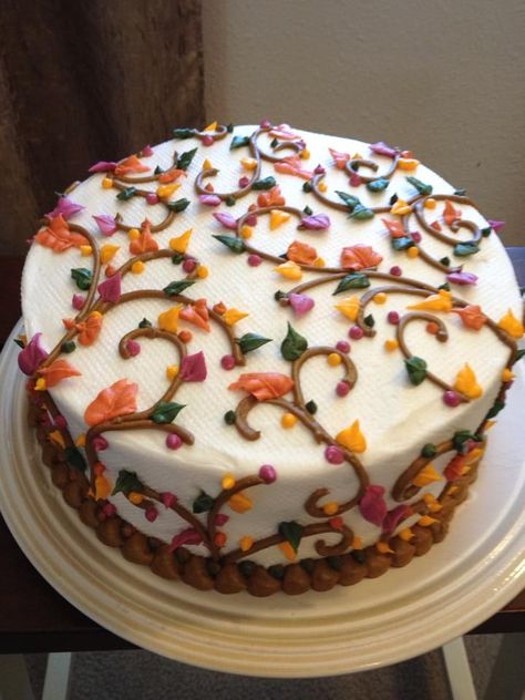 Cake Decorating Autumn, Fall Cake Designs Easy, Autumn Cakes Ideas Fall, Pretty Fall Cakes, Simple Fall Cake Decorating, Easy Fall Cake Decorating Ideas, Fall Mini Cakes, Fall Sheet Cakes Decorated, Thanksgiving Cake Ideas Decorating