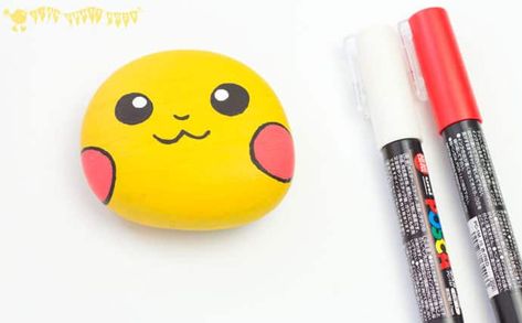 Pikachu Rock Painting, Cartoon Rock Painting, Pikachu Craft, Pet Stones, Pokemon Diy, Preschool Planning, Pocket Pal, Happy Stones, Cute Pikachu