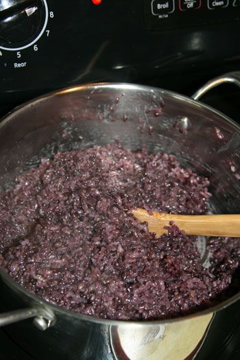 I finally had a chance to make a Purple Sticky Rice with Coconut and Mango, I went to my dad’s house to make this one, and my second sister helped, actually she did most of the work while I t… Purple Sticky Rice With Mango, Sticky Rice And Mango Recipe, Mango With Sticky Rice, Sticky Rice With Mango Recipe, Mango Sweet Sticky Rice, Second Sister, Filipino Dessert, Easy Rice, Easy Rice Recipes