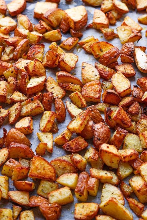 Baked Potoes Recipes Oven, Easy Oven Roasted Potatoes, Cajun Dinner, Oven Roasted Potatoes Easy, Cajun Potatoes, Cajun Spices, Potatoes Dinner, Dinner Italian, Best Potato Recipes