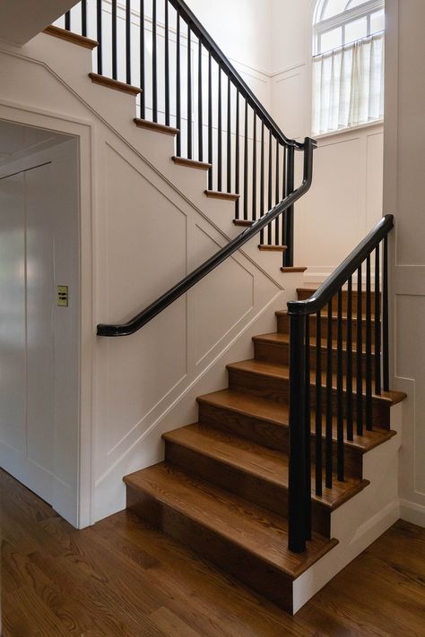 Colonial Staircase, Historic Colonial Homes, Black Staircase, Painted Staircases, Staircase Railing, Traditional Staircase, Railing Ideas, Modern Colonial, New Staircase