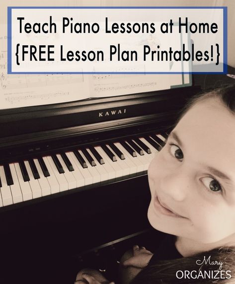 Teach Piano Lessons at Home {FREE Lesson Plan PRINTABLES} - creatingmaryshome.com Home Piano, Learn To Play Piano, Keyboard Lessons, Piano Classes, Piano Tips, Learning Piano, Music Violin, Online Teacher, Beginner Piano