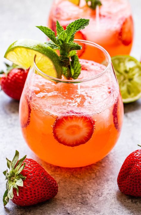 Vodka Smash, Tequila Lime Shrimp, Recipe Runner, Sweet Potato Carrot Soup, Vodka Recipes Drinks, Summer Vodka Cocktails, Strawberry Cocktails, Strawberry Vodka, Recipes Drinks