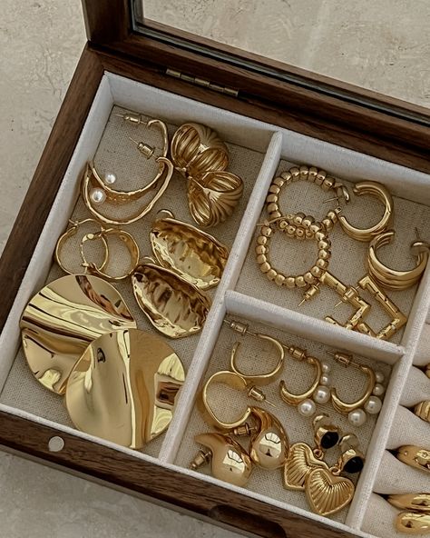 Gold Edit✨ Our gold jewellery is all 18k and 24k gold plated, tarnish-free, and water-resistant. shop www.oreejewellery.com #OréeJewellery #OréeRings #OréeEarrings Rotating Jewelry Display, Hanging Jewelry Storage, Jewelry Storage Solutions, Ornate Jewelry, Fantasy Earrings, Jewelry Wall, Ig Feed, Stylish Bracelet, Classy Jewelry