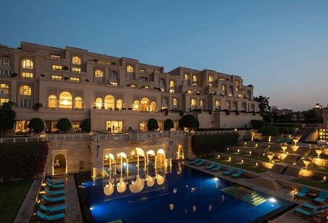 Oberoi Amarvilas, Oberoi Hotels, Palace Wedding, Reduce Hips, Heritage Hotel, Dream Wedding Venues, Luxury Amenities, Luxury Wedding Venues, Destination Wedding Venues