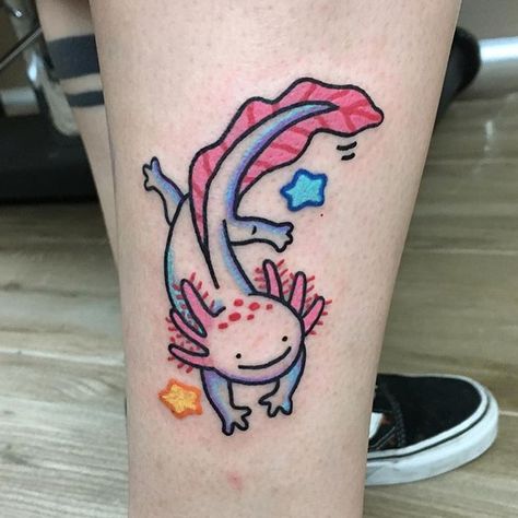 Hoolie doolie. Would you just look at this little axolotl baby by @claramcmurphy 😆💕 Did you know Axolotls can change colour and… Colorful Tattoo, Kunst Tattoos, Tattoo Trend, Muster Tattoos, 4 Tattoo, Kawaii Tattoo, Tatuaje A Color, Arrow Tattoo, Aesthetic Tattoo