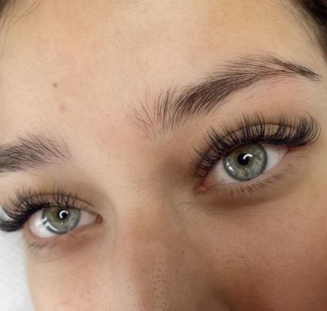 https://sites.google.com/view/schonheitsgeheimnisse-blog/top/?-lash-extensions Natural Fake Eyelashes, Lash Extentions, Lashes Fake Eyelashes, Wispy Eyelashes, Pretty Brown Eyes, Lash Extensions Styles, Eyelash Extensions Styles, Perfect Eyelashes, Pretty Lashes