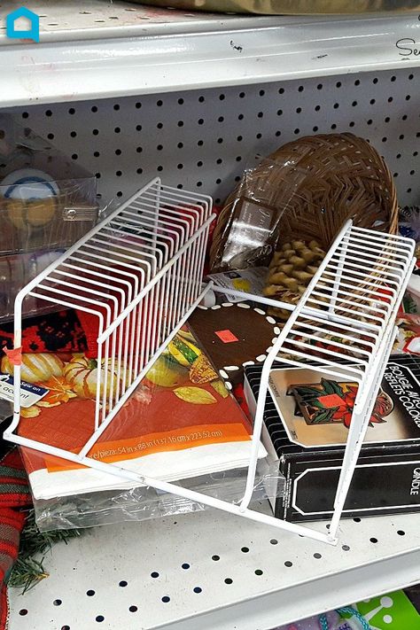 Thrift Store Storage Ideas, Thrift Store Organization, Cheap Laundry Baskets, Wire Wall Basket, Farmhouse Hacks, Modern Farmhouse Diy, Wire Basket Storage, Store Hacks, Thrift Store Crafts