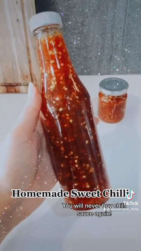 Sweet Chilli Sauce Recipe Canning, Sweet Chillies Sauce, Homemade Sweet Chilli Sauce Recipe, Hot Chilli Sauce Recipe, How To Make Chilli Sauce, Chilli Preserve, Sweet Chili Sauce Recipe Easy, Chilli Sauce Recipe Homemade, Chilli Pepper Recipes