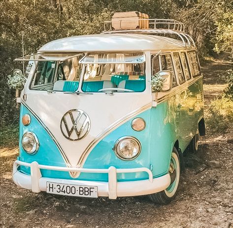 Combi Hippie, Vw Kampeerwagens, Vw Minibus, Van Hippie, Vintage Volkswagen Bus, Kombi Motorhome, Volkswagen Vans, Kombi Home, Volkswagen Van