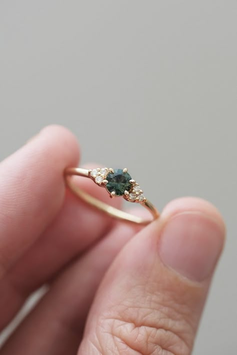 Australian Sapphire Diamonds Ring Wedding Ring - Etsy Finland Wedding Ring Green Stone, Simple Gold Engagement Ring, Unique Simple Engagement Rings, Simple Gold Engagement Rings, Simple Promise Rings, Promise Rings Unique, Green Gold Ring, Engagement Rings Green, Simple Unique Engagement Rings