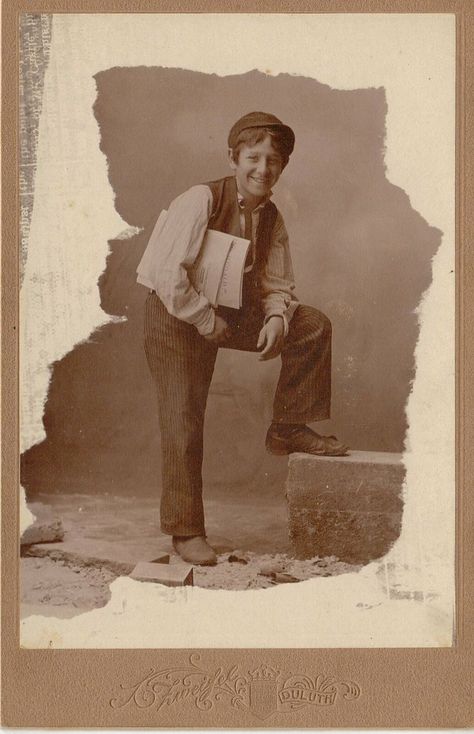 Newspaper Boy | Wooway1 | Flickr Paper Boy Outfit, Newsies Outfit, Idv Oc, Boys Clothes Teenagers, Orphan Train, Journal Photos, Ouji Fashion, Old Time Photos, Irish Party