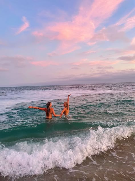 Cabo Picture Ideas, Vacation Aesthetic Beach, Aesthetic Beach Vacation, Sunset Swim, Spring Break Beach, Cute Beach Pictures, Beach Week, Golden Life, Summer Picture Poses