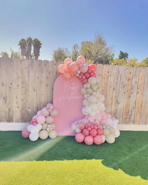 Baby Wishnow 🎀 • #babyshowergirl #babyshowerideas #babyshowerpink #babygirl #babyshowerdecor #decorationbaby #décorationbabyshower #babyshowerdecoration Baby Shower Girl, Baby Girl Pink, Pink Backdrop, Pink Baby Shower, Girl Baby Shower, Girl Baby, Baby Shower Decorations, 2nd Birthday, Pink Girl